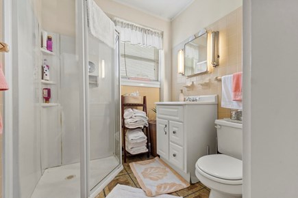 Yarmouth Cape Cod vacation rental - Full bath