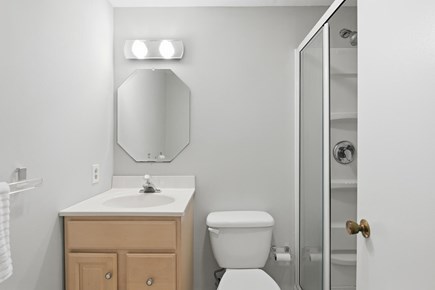 Falmouth, Great Harbors Cape Cod vacation rental - Full bath
