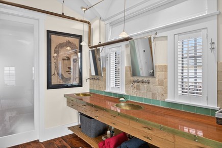 Provincetown Cape Cod vacation rental - Bathroom