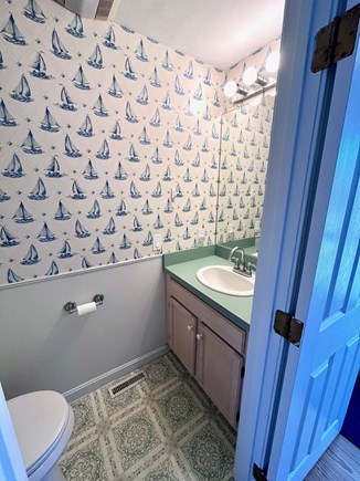 Chatham Cape Cod vacation rental - Half Bath