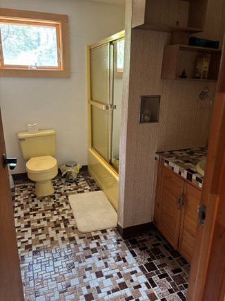 Wellfleet Cape Cod vacation rental - Second floor full bath