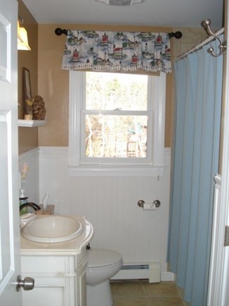 Eastham, Thumpertown - 3804 Cape Cod vacation rental - Bathroom with combo tub/shower