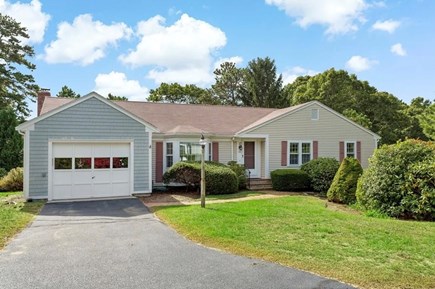 Yarmouth Port Cape Cod vacation rental - Front of House: Upper Driveway and Entry