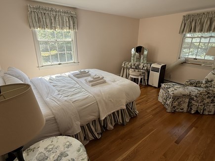Centerville, Firefly Landing Cape Cod vacation rental - Spacious bedroom with vanity