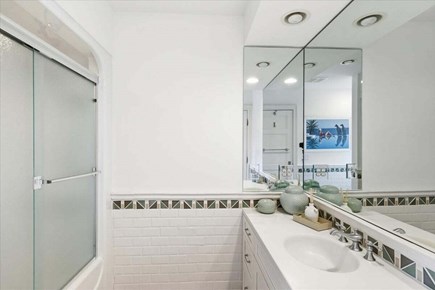 East Sandwich Cape Cod vacation rental - Second level full bath off living room