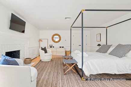 Barnstable Cape Cod vacation rental - All new furnishings