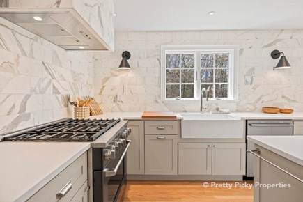 Barnstable Cape Cod vacation rental - Professional range