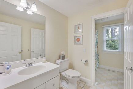 Brewster Cape Cod vacation rental - Main level shared full bathroom.