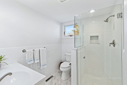 Orleans Cape Cod vacation rental - Main bedroom private bathroom