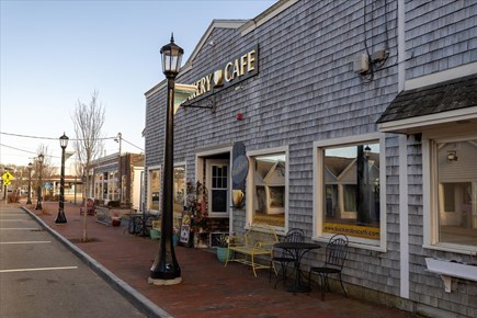 Dennis Cape Cod vacation rental - 6 min walk to nearby Cafe