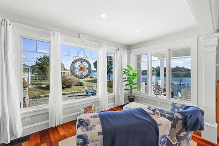 Bourne, Buzzards Bay Cape Cod vacation rental - Sitting area