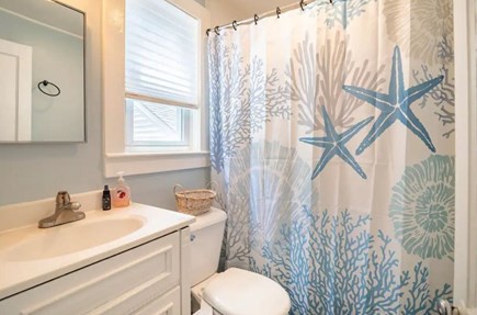 Falmouth Cape Cod vacation rental - Bathroom