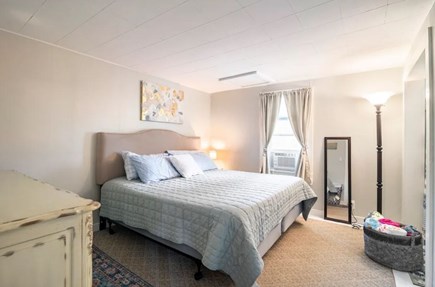 Falmouth Cape Cod vacation rental - Larger bedroom (king bed)