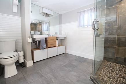 Orleans Cape Cod vacation rental - Bathroom