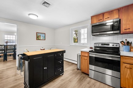 Centerville Cape Cod vacation rental - Electric stove