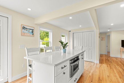 Pocasset Cape Cod vacation rental - Kitchen island