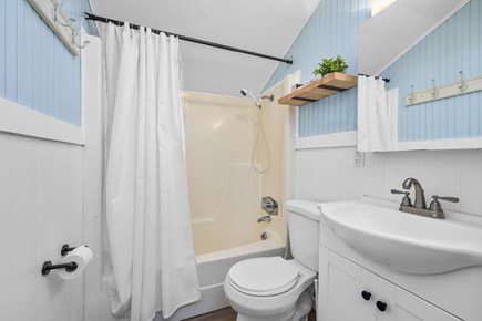 Mashpee Cape Cod vacation rental - Bathroom 1- Tub and shower combo