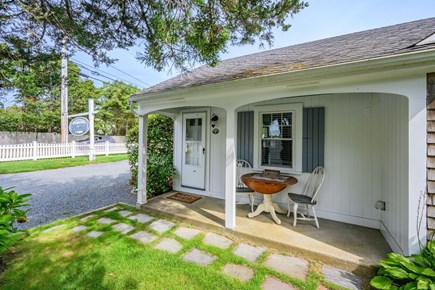 Harwich Port Cape Cod vacation rental - Entryway with seating