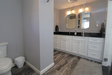 Wellfleet Cape Cod vacation rental - 1St floor Primary Ensuite bath