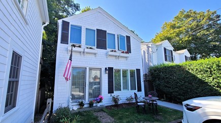 Wellfleet Cape Cod vacation rental - Wonderful one-bedroom tucked away on Main Street