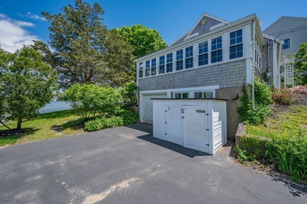 Bourne, Buzzards Bay Cape Cod vacation rental - Driveway