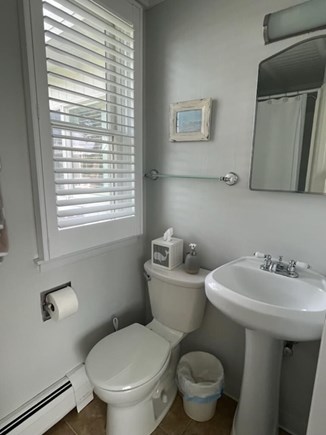 Falmouth Cape Cod vacation rental - Full bath off twin bedroom