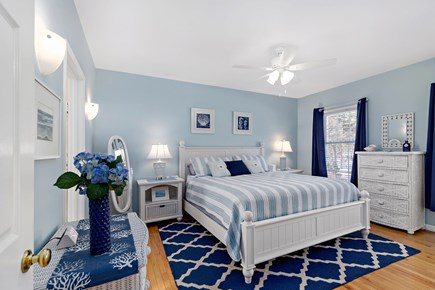 Chatham, Tres Gallos Cape Cod vacation rental - First floor king bedroom