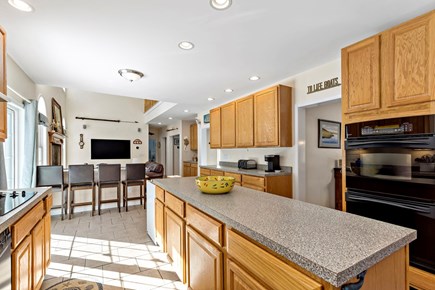 Chatham, Tres Gallos Cape Cod vacation rental - Kitchen with double ovens
