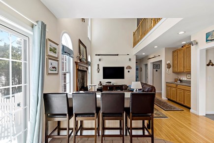 Chatham, Tres Gallos Cape Cod vacation rental - Breakfast bar, view to TV