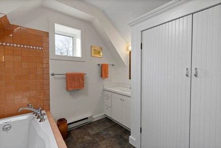 Provincetown Cape Cod vacation rental - Bathroom