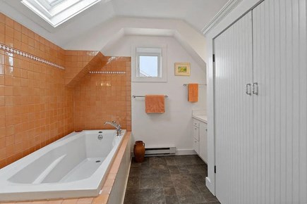 Provincetown Cape Cod vacation rental - Bathroom