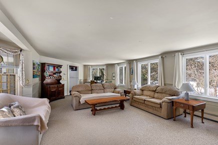 Eastham, Sand Dollar Cape Cod vacation rental - Spacious living area with plentiful seating