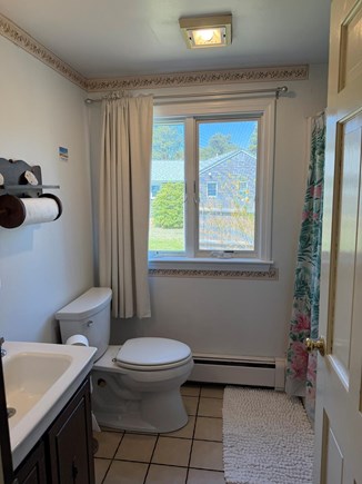 Eastham, Sand Dollar Cape Cod vacation rental - Second full bathroom