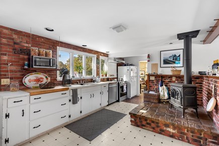 Eastham, Sand Dollar Cape Cod vacation rental - Classic Cape Cod kitchen with plenty of counter space