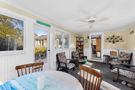 Eastham, Sand Dollar Cape Cod vacation rental - Relax in the cheerful sunroom with an additional table