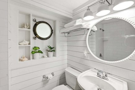 Centerville Cape Cod vacation rental - Bathroom for King Bedroom