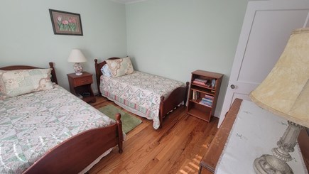 Chatham Cape Cod vacation rental - Two Twins, lots of books for kids!