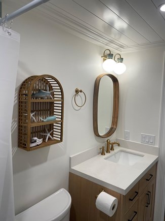 Falmouth Cape Cod vacation rental - Bath