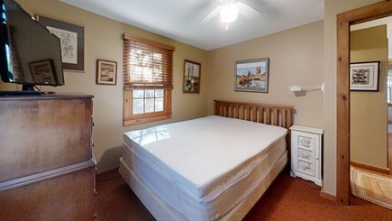 Wellfleet Cape Cod vacation rental - Queen Sized Bed in this Bedroom