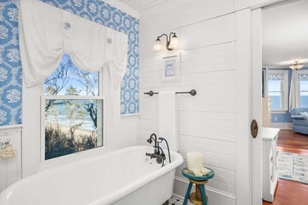 Sagamore Beach Cape Cod vacation rental - Primary Bathroom