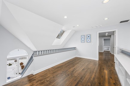 Osterville Cape Cod vacation rental - Upstairs level to bedrooms