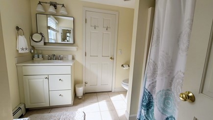 Wellfleet Cape Cod vacation rental - Second floor Jack and Jill bathroom with tub/shower