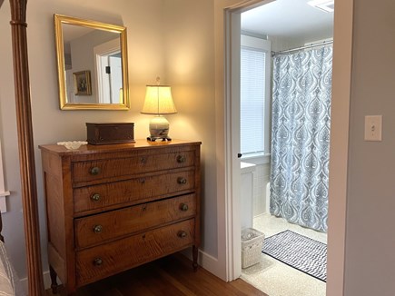 Beautiful Harwich Port Locatio Cape Cod vacation rental - First floor bath ensuite
