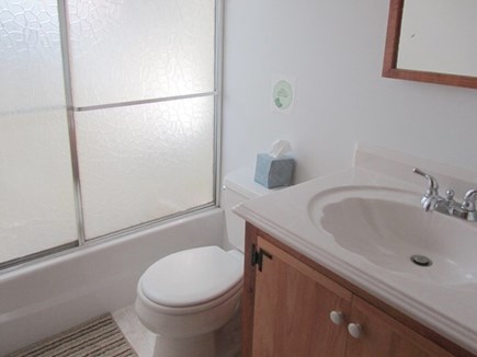 Wellfleet Cape Cod vacation rental - Full Bathroom