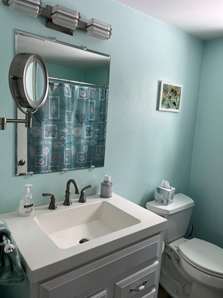 Bourne, Buzzards Bay Cape Cod vacation rental - Full bathroom with shower/tub and updated fixtures