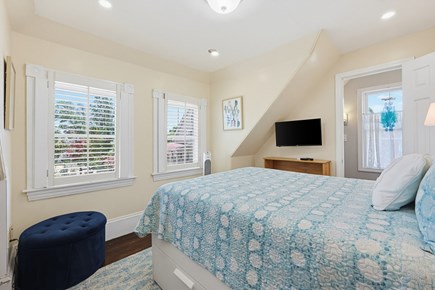 Onset Beach MA vacation rental - 2nd floor Full bed with en-suite   -overlooks yard
