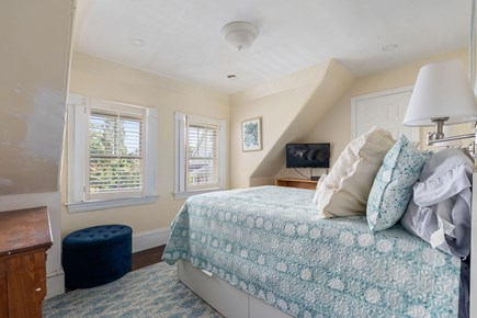 Onset Beach MA vacation rental - Upstairs full size bedroom with private half bathroom