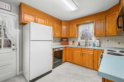 Centerville Cape Cod vacation rental - A fully equipped kitchen ready for all your cooking needs