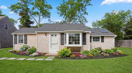 Orleans, 22 Beach Road Cottage Cape Cod vacation rental - Best beach getaway!