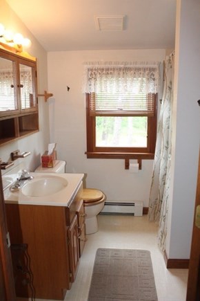 Eastham, First Encounter - 3842 Cape Cod vacation rental - Full bathroom